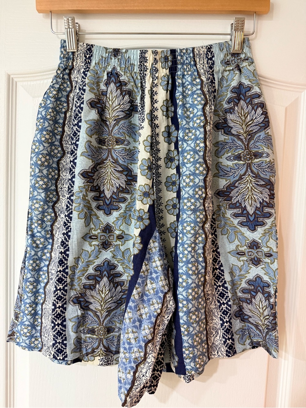 Vintage Bonnie Blain Made in USA Rayon Elastic Waist Floral Patchwork Shorts - Picture 3 of 5